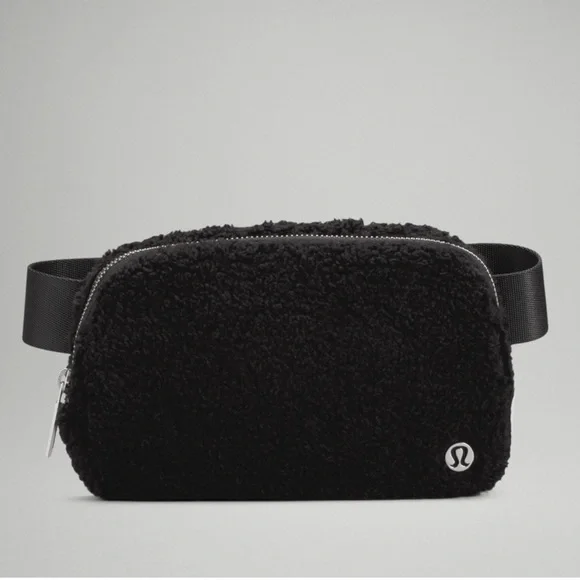 Lululemon Everywhere Fleece Belt Bag - Picture 1 of 5